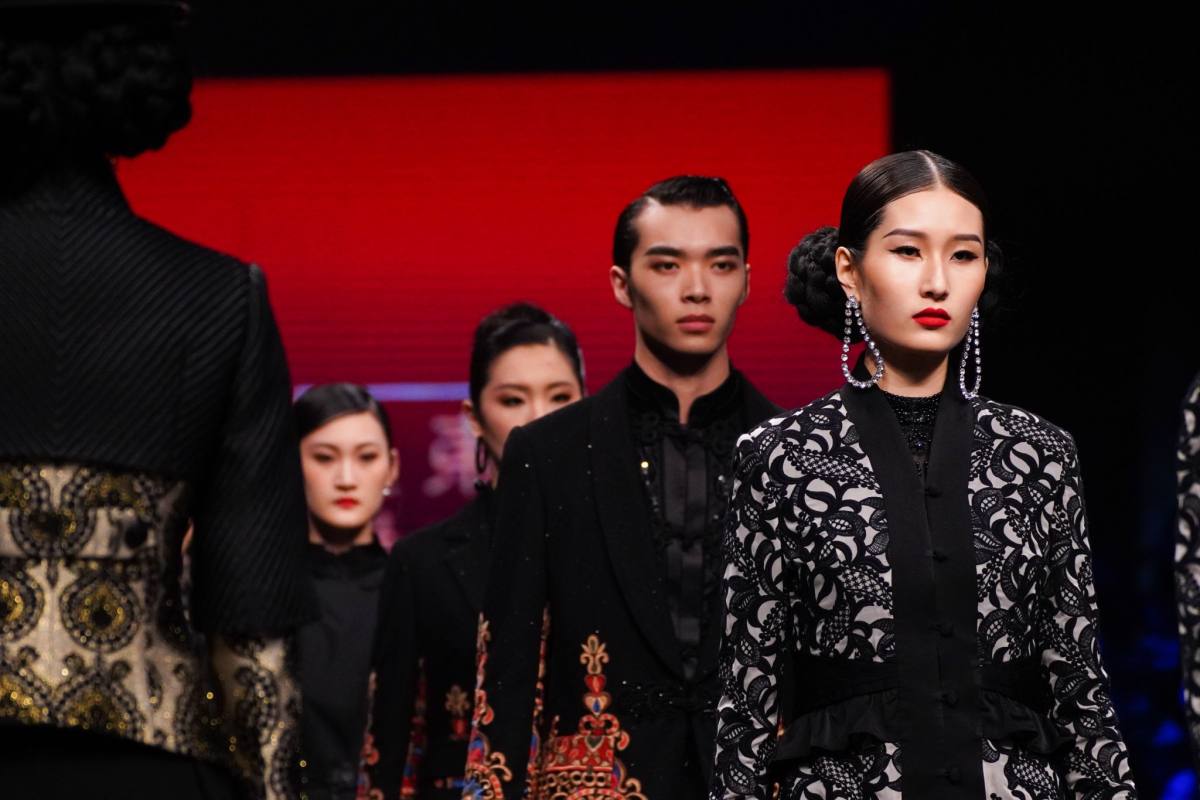 迭变——国风新潮发布活动精彩揭幕，四大新中装品牌联袂秀申城！