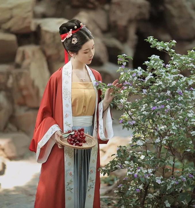 超百亿汉服市场：IP运营、低价抢客、国潮进阶